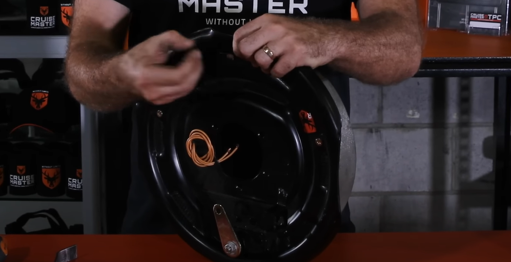 Removing dust cap on drum brakes